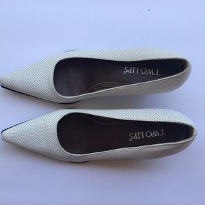 Short Cream Pumps